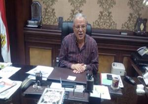 محافظ المنيا يلتقي 6 أسر قبطية نازحة من العريش