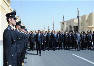 وزير الداخلية يتقدم مُشيّعى الجنازة العسكرية للشهيد العقيد ياسر الحديدي بالعريش (صور)