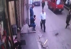 حادث دهس أثار ذعر المارة بشارع الأزهر - فيديو