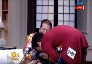 سعد الصغير يقتحم الأستوديو ليفاجئ شعبان عبد الرحيم ويقبل يده