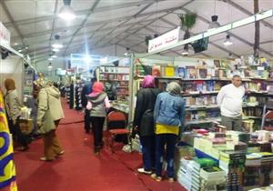 بالصور- ركود البيع والمضايقات الأمنية.. سلبيات عكرت صفو معرض الكتاب بالإسكندرية (تقرير)