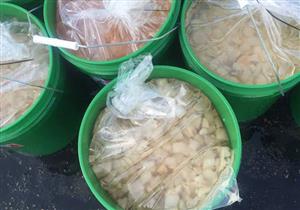 ضبط 16 طن مخلل مجهول المصدر في الفيوم