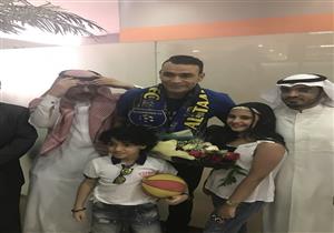 عصام الحضري يصل السعودية للانضمام للتعاون رسمياً