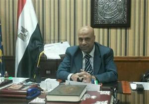 أمن مطروح يوزع كروت بأرقام الخدمات والطوارئ على المصطافين
