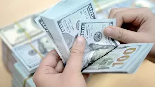 خبير مصرفي: الدولار سيظل متاحًا.. والسياسات النقدية تؤتي ثمارها