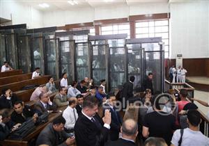 الجنايات تستمع للشهود في محاكمة بديع و738 متهمًا بـ"فض رابعة"