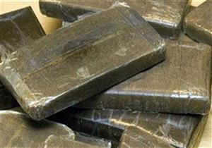 إحباط تهريب حشيش وأقراص مخدرة داخل فستان إلى الإمارات