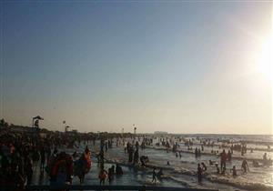 بالصور.. أهالي دمياط يختارون "رأس البر" لقضاء ثاني أيام عيد الأضحى