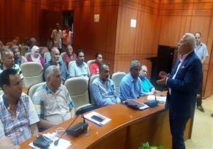 محافظ بورسعيد ينذر شركات النظافة بإلغاء تعاقداتها