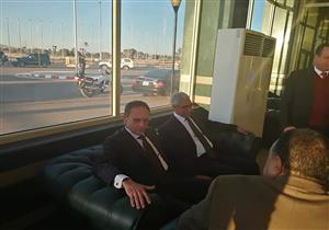 بعد مشادة كلامية.. برلماني ينسحب من اجتماع وزير التنمية المحلية بقنا