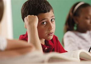 مع دخول المدارس.. كيف تتعاملين مع طفلك الانطوائي؟