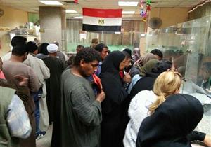 بالصور.. زحام في مكاتب الشهر العقاري بالأقصر بسبب التوكيلات الرئاسية