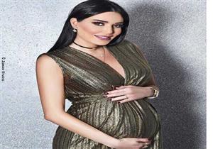 بالصور - سيرين عبد النور تكشف عن حملها الثاني