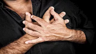 احذر.. علامة خفية في أصابعك قد تكشف سرطان الرئة