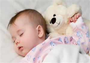 زيادة ساعات نوم الرضيع قد تشير لمخاطر صحية
