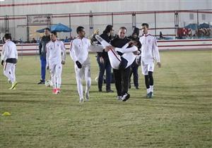 مجدي يخرج مصابًا من مران الزمالك.. وجلسة بين رامبو وإبراهيم