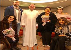 بالصور.. بوسي شلبي برفقة نجوم الفن في الكويت