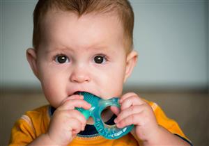 نصائح لحماية أسنان طفلك في «مرحلة التسنين»
