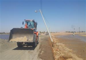 بالصور.. انفجار بركة صرف زراعي وغرق مساحات من الأراضي في الوادي الجديد