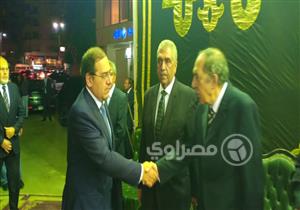 وزراء ومسؤولون في عزاء والدة وزير قطاع الأعمال الأسبق (صور)