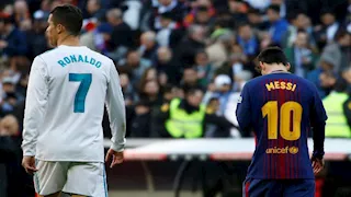 كيف رد ميسي على رونالدو بعد المقصية الخيالية؟