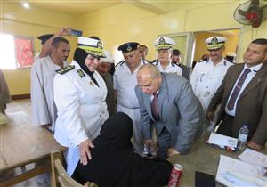 5  هدايا من مديرية أمن الجيزة لأهالي 3 قرى بأطفيح - (صور)