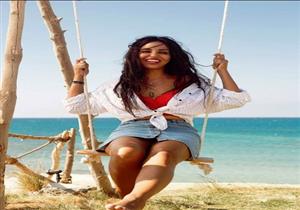 بالصور.. نسرين أمين تكشف حقيقة صورة المرجيحة وسبب كسرها