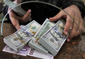 الدولار يستقر أمام الجنيه في 10 بنوك مع نهاية التعاملات