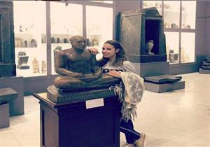     إيمي طلعت زكريا تنشر صورها بالمتحف المصري