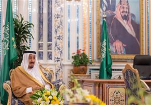 العاهل السعودي يبحث مع الرئيس الباكستاني سبل تعزيز العلاقات الثنائية
