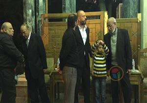 صلاح عبدالله أول الحضور في عزاء محمود القلعاوي 