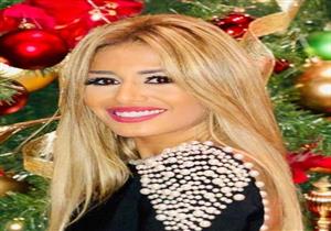 منة فضالي تستعد لاحتفالات أعياد الميلاد وسط شجرة الكريسماس- صور