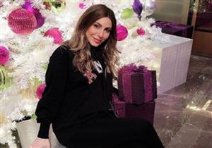 بالصور| يارا مع شجرة الكريسماس