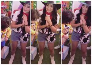 بملابس كاوبوي.. ساندي تحتفل بعيد ميلاد طفلها راين (فيديو)