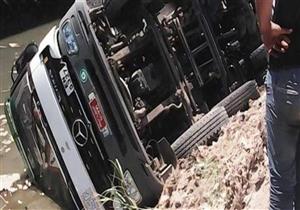 مصرع سائق وإصابة 2 في انقلاب سيارة نقل على صحراوي البحيرة