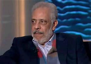 بعد رحلة علاج قصيرة.. نبيل الحلفاوي يهنئ "الخطيب" على عودته لمصر
