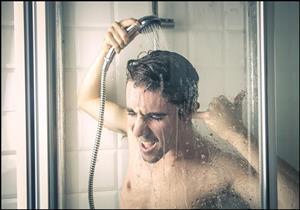 5 أسباب لعدم رغبة بعض المراهقين في الاستحمام