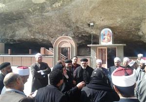 بالصور- شيوخ وقساوسة يزورون دير العذراء ومعهد فؤاد الأول بأسيوط