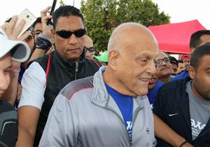 بالصور- مجدي يعقوب يشارك في ماراثون تنشيط السياحة في أسوان