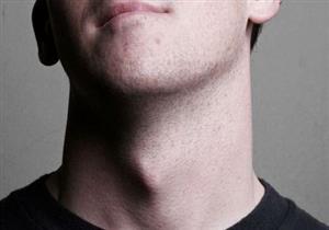  لماذا تظهر تفاحة آدم للرجال فقط؟