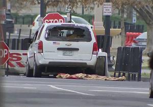 سيدة تقتحم بشاحنتها الحواجز الأمنية للبيت الأبيض