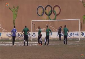 فيديو| طرائف مباراة "المساجين والاتحاد".. الحكم "باس راس لاعب"