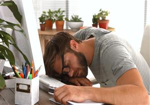 دراسة تؤكد أهمية السماح للموظفين بالنوم في العمل