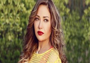 ليلى علوي مع وزيرة الثقافة خلال افتتاح مهرجان شرم الشيخ السينمائي