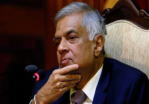 رئيس وزراء سريلانكا وحكومته ينجوان من تصويت سحب الثقة 