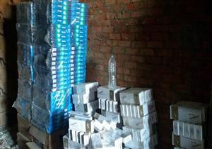 ضبط 27 ألف علبة سجائر مجهولة المصدر داخل مخزن بمنطقة السلام