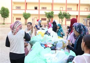 بالصور- طالبات إعدادي في السويس وفرّن كراتين رمضان من مصروفهن