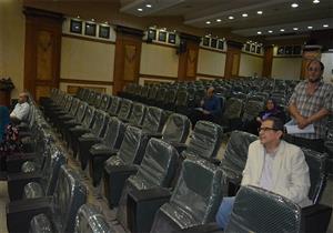 بالصور.. "سعفان" يتابع نتائج المرحلة الأولى للانتخابات العمالية