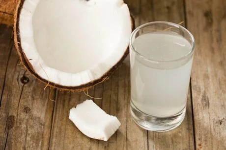 7 فوائد لتناول جوز الهند على الريق