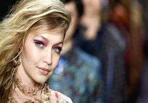 جيجي حديد تعتذر عن "وجهها الأسود" على غلاف فوغ إيطاليا